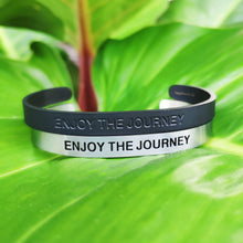 Load image into Gallery viewer, Mantra quote bracelet for men - Enjoy the journey - Black or Silver - Travel Gift - Vagabond Life