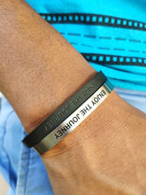 Load image into Gallery viewer, Mantra quote bracelet for men - Enjoy the journey - Black or Silver - Travel Gift - Vagabond Life