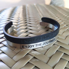 Load image into Gallery viewer, Mantra quote bracelet for men - Enjoy the journey - Black or Silver - Travel Gift - Vagabond Life