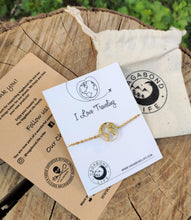 Load image into Gallery viewer, World Map Bracelet